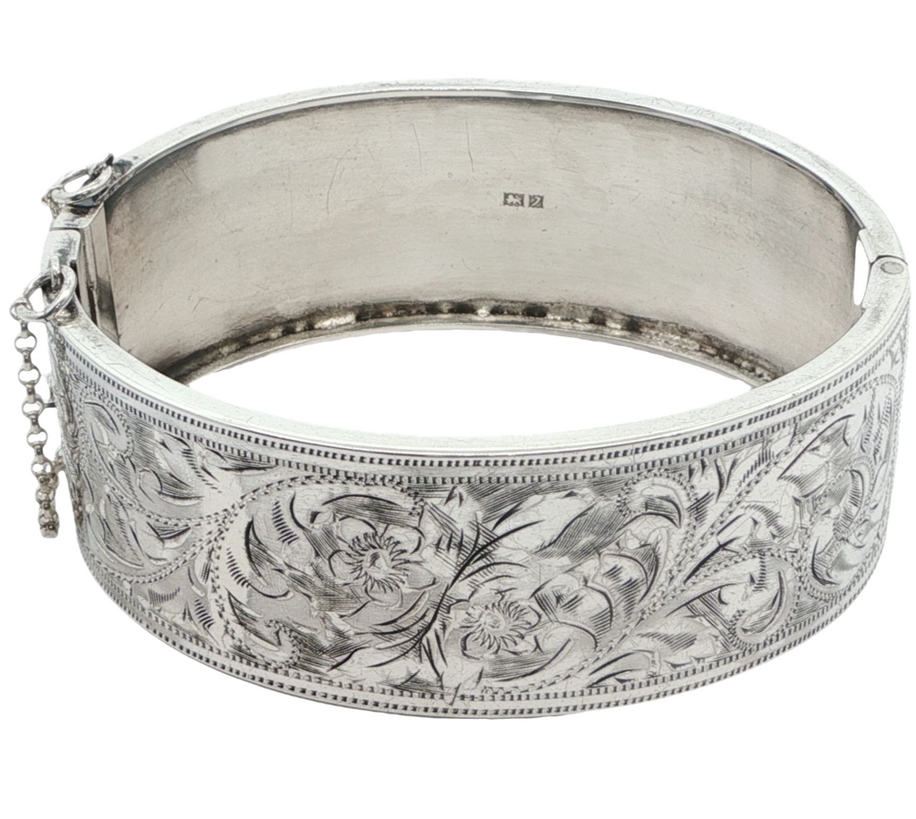 Walker & Hall 1958 Silver Half Engraved Bangle