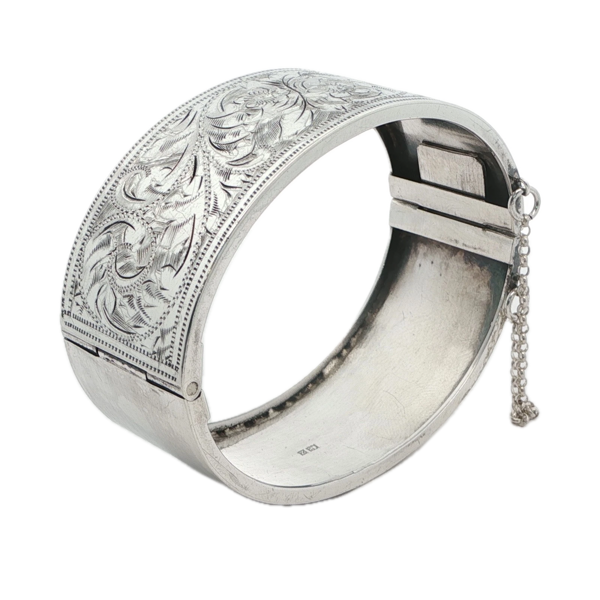 Walker & Hall 1958 Silver Half Engraved Bangle