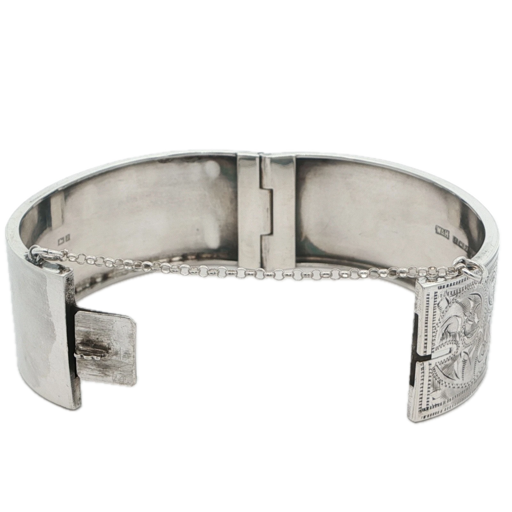 Walker & Hall 1958 Silver Half Engraved Bangle