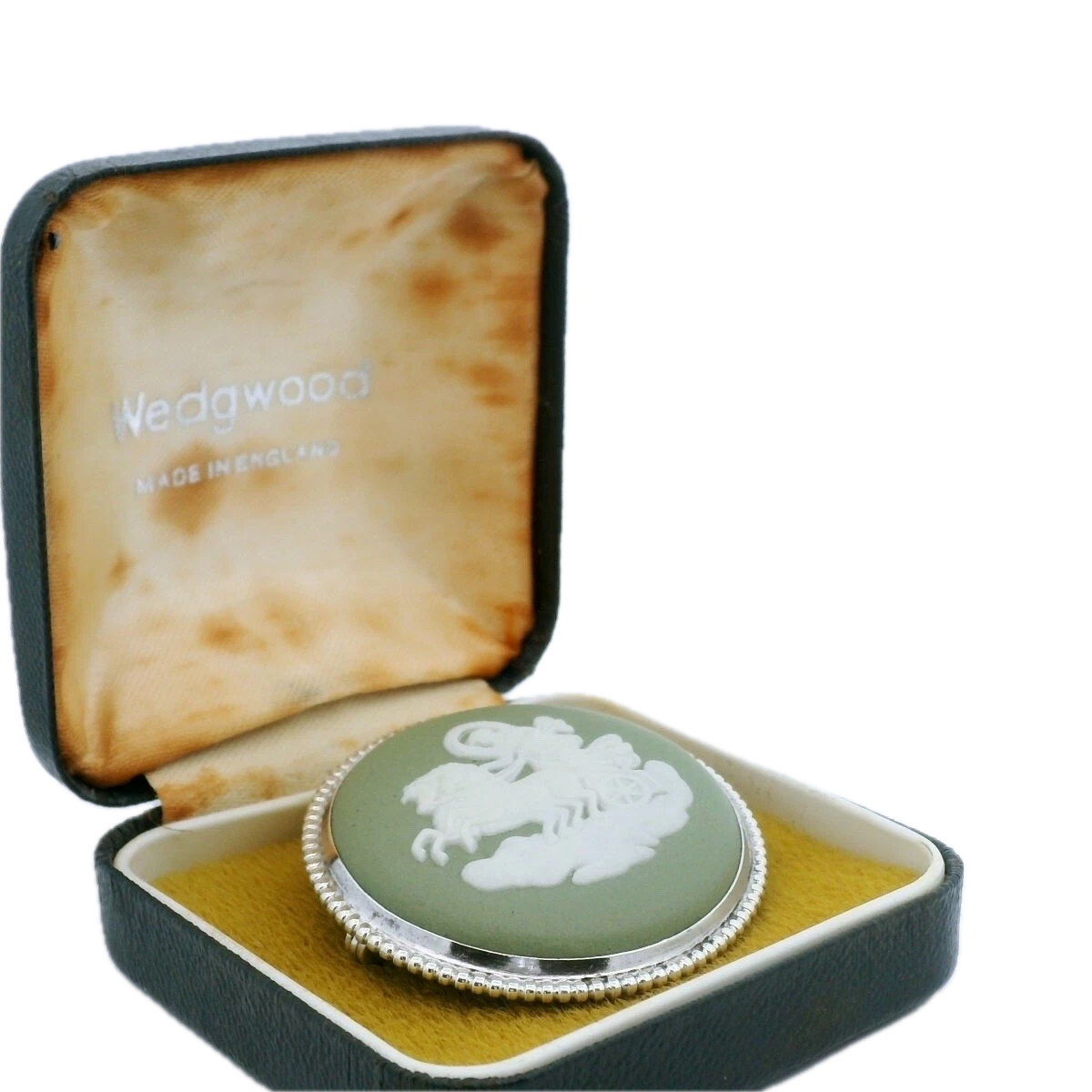 Josiah Wedgwood Jasperware Green Cameo Brooch 1975