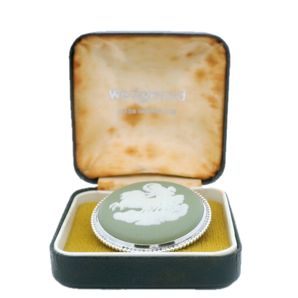 Josiah Wedgwood Jasperware Green Cameo Brooch 1975